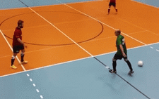 Video: Xem pha xử lý 'đãng trí' của cầu thủ futsal khiến đội nhà thua đau