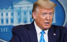 Ông Trump cảm ơn Việt Nam phối hợp cung cấp 450.000 bộ quần áo bảo hộ cho Mỹ