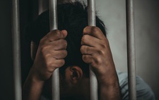 Tù nhân thời COVID-19: khi tự do không còn được khao khát
