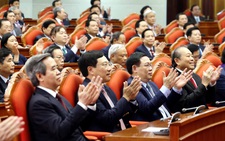 Trung ương đồng ý lùi thời điểm cải cách tiền lương 1 năm