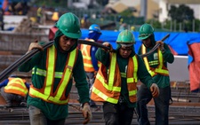 'Ngoại kiều' Philippines ồ ạt về nước vì thất nghiệp