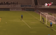 Phan Văn Đức đá panenka vẫn không thể 'cứu' Sông Lam Nghệ An