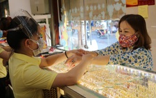 Giá vàng bật tăng, tiến đến ngưỡng 49 triệu đồng/lượng