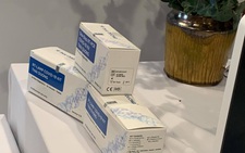 Thêm 2 test xét nghiệm COVID-19 của Việt Nam được dán nhãn tiêu chuẩn châu Âu