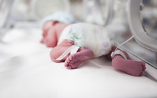 Phụ nữ ở gần nơi sản xuất khí đốt có thể làm gia tăng nguy cơ sinh non