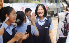 Đề thi toán lớp 10 TP.HCM 'dễ thở', thí sinh cười tươi ra về