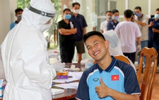 Video U22 Việt Nam kiểm tra y tế và lấy mẫu xét nghiệm COVID-19