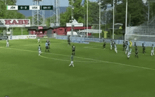 Video: Pha đá phạt ghi bàn 'khó đỡ' đẹp nhất mùa ở Superettan