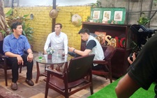 Thời COVID-19: Quán cà phê thành phim trường, khán giả ở nhà xem phim cho yên ổn
