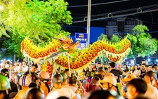 Người dân Huế nô nức ra đường xem múa lân sư rồng dịp tết Trung thu