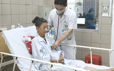 Cảnh báo liên tục, vẫn có thêm người ăn patê Minh Chay và bị ngộ độc