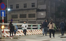 Lăn xả, tạo dáng giữa... lòng đường, hầm chui để săn ảnh độc