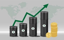 Giá dầu thế giới vọt tăng cao nhất trong nhiều năm