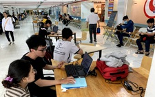 ĐH Sư phạm kỹ thuật TP.HCM cho sinh viên tiêm đủ vắc xin học thực hành tại trường
