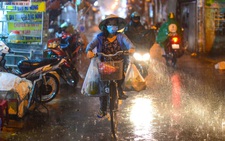 Miền Nam có thể mưa đêm kết hợp triều cường sớm gây ngập đường phố