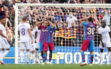 Aguero ghi bàn nhưng Barca vẫn 'trắng tay' trước Real Madrid