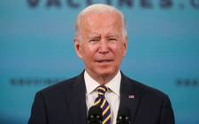Âm tính với COVID-19, Tổng thống Mỹ Biden được phép nhập cảnh Anh dự COP26