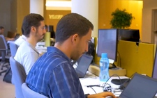 Video: Quốc hội Bồ Đào Nha ra luật cấm sếp gọi điện, nhắn tin, gửi email cho nhân viên sau giờ làm