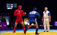 Đòn knock-out đẹp mắt của võ sĩ người Nga đoạt chức vô địch thế giới