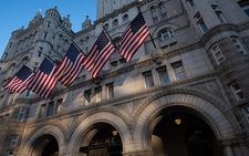 Khách sạn Quốc tế Trump bán quyền khai thác được 375 triệu USD