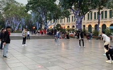 Hà Nội: 'Cứ lơ là khẩu trang như thế thì không thể kiểm soát được dịch'