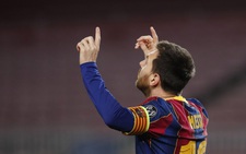 Messi cân bằng kỷ lục của Raul