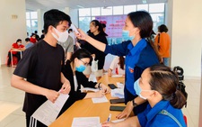 Ký túc xá 'cấm cửa', sinh viên kêu trời
