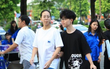 Hà Nội tiếp tục tuyển sinh đầu cấp trực tuyến và trực tiếp, số học sinh vào lớp 1, 6 sẽ giảm