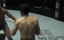 Chỉ cần một cú đấm, 'người sói'  thắng knock-out sau 56 giây