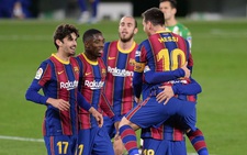 Vừa vào sân từ ghế dự bị Messi ghi bàn giúp Barca 'thoát nạn'