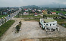 Một loạt bến xe tiền tỉ ế ẩm, nơi chỉ 7 xe, nơi làm sân phơi thóc