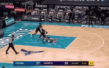 Trận bóng rổ bị coi là 'nực cười nhất lịch sử NBA': 'Vụng về chưa từng thấy'