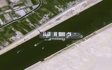 Đã tìm ra giải pháp cứu tàu Ever Given bị mắc kẹt ở kênh đào Suez?