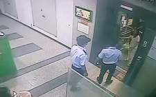 Nhất quyết không đeo khẩu trang ở thang máy chung cư, người phụ nữ bị phạt 2 triệu