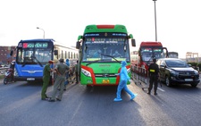 Ngày đêm chốt chặn các cửa ngõ TP.HCM ngăn dịch