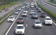 Hết nghỉ lễ quay về thành phố, chạy xe lấn làn, vượt ẩu, gây ùn tắc cẩn thận bị 'phạt nguội'