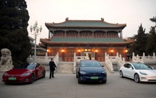 Tesla 'chịu phép' trước Trung Quốc