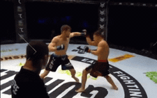 Võ sĩ MMA bị knock-out lạ kỳ vì... 'đụng đầu' với đối thủ
