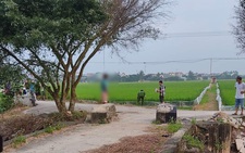 Phát hiện người đàn ông chết trong tư thế treo cổ bằng dải khăn tang
