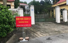 7 người cách ly tại nhà vẫn 'tung tăng' đi chợ, xem bóng chuyền