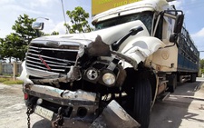 Cảnh sát rượt đuổi tài xế ngáo đá như phim hành động, dùng cả ôtô chặn đường