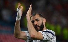 Ghi bàn đầu tiên sau 2.085 ngày, Benzema nói: 'Tôi đã chịu áp lực của cả nước'