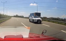 Lái ôtô đi ngược chiều trên cao tốc, tài xế bị phạt 17 triệu đồng
