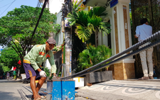 HỎI - ĐÁP về dịch COVID-19: Phụ hồ không hợp đồng có coi là lao động tự do được hỗ trợ?