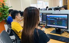Chứng khoán hồi phục, 'thổi nến xanh' trong ngày sinh nhật 21 năm thị trường