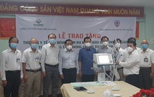 Angimex tặng xe cứu thương, máy thở cho Bệnh viện Đa khoa khu vực Châu Đốc