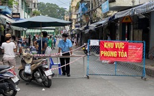 Phong tỏa đoạn đường bên hông chợ Thị Nghè vì có ca COVID-19