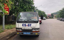 Quên giấy tờ, thí sinh được CSGT chở bằng xe chuyên dụng về lấy