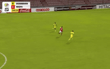 Phá bóng 'thảm họa', cầu thủ có bàn phản lưới... 'đẹp mắt' ở AFC Cup