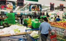 Nhiều siêu thị lớn ở TP.HCM vẫn hoạt động, mua bán cách nào?